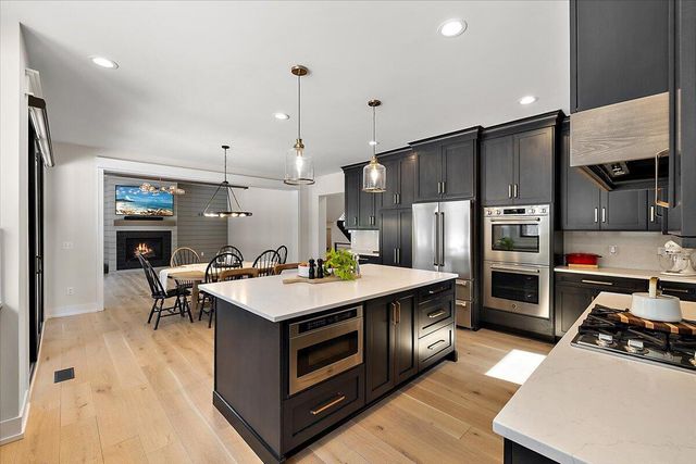 52801 Royal Park Avenue, Shelby Twp, MI 48315