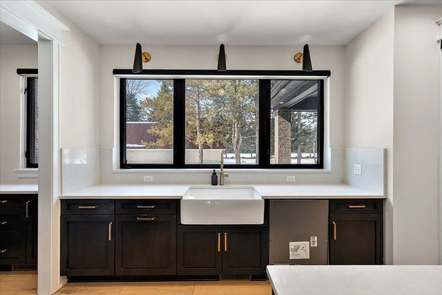 52801 Royal Park Avenue, Shelby Twp, MI 48315