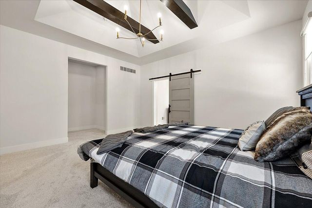 52801 Royal Park Avenue, Shelby Twp, MI 48315