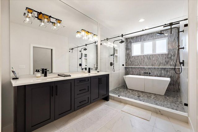 52801 Royal Park Avenue, Shelby Twp, MI 48315