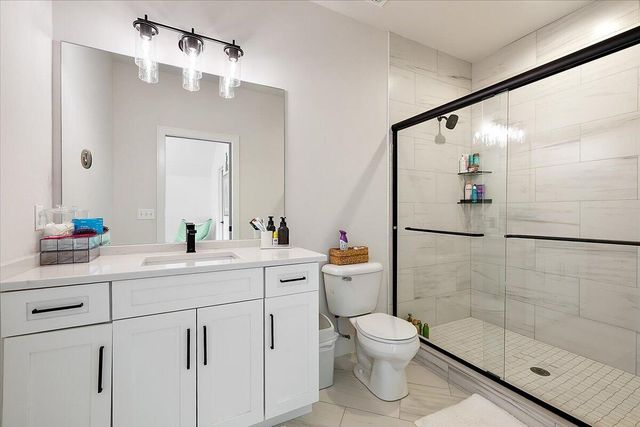 52801 Royal Park Avenue, Shelby Twp, MI 48315