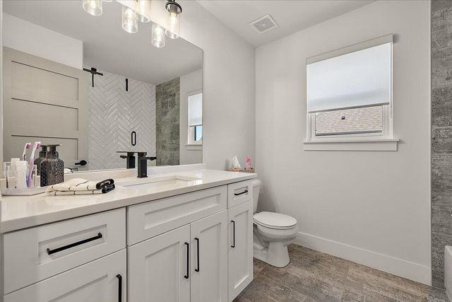 52801 Royal Park Avenue, Shelby Twp, MI 48315