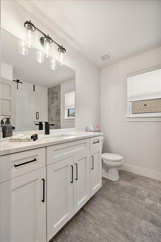 52801 Royal Park Avenue, Shelby Twp, MI 48315