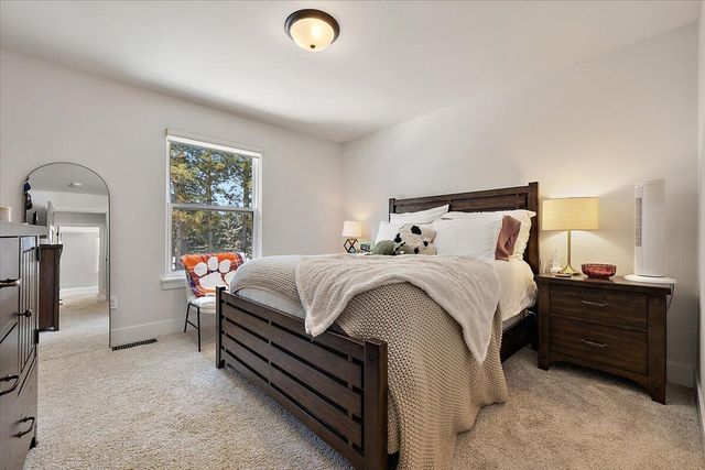 52801 Royal Park Avenue, Shelby Twp, MI 48315