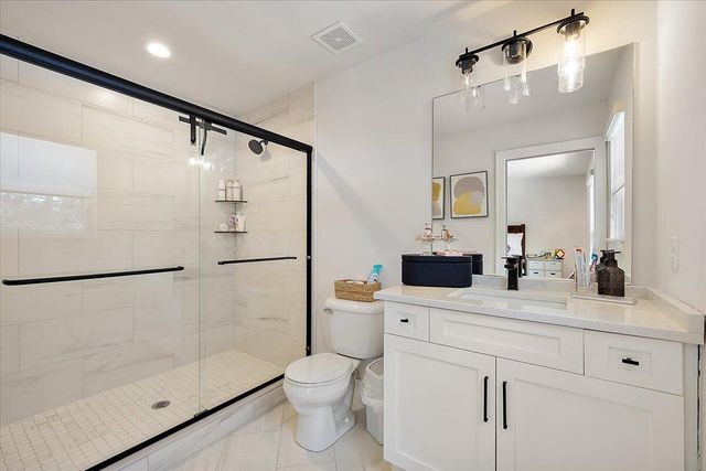 52801 Royal Park Avenue, Shelby Twp, MI 48315