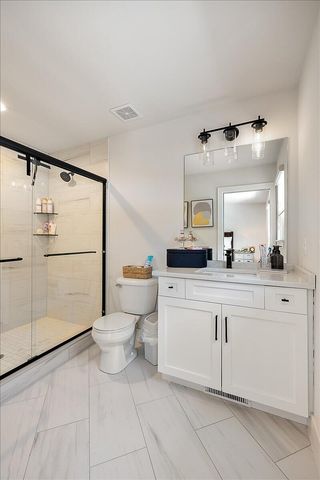 52801 Royal Park Avenue, Shelby Twp, MI 48315