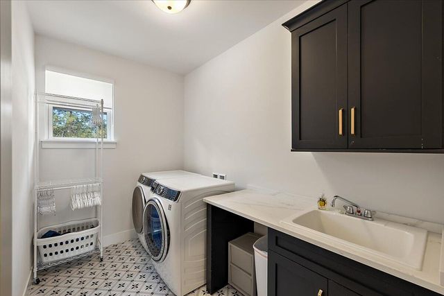 52801 Royal Park Avenue, Shelby Twp, MI 48315