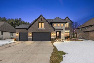 52801 Royal Park Avenue, Shelby Twp, MI 48315