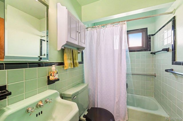 29801 Lonnie Drive, Westland, MI 48185