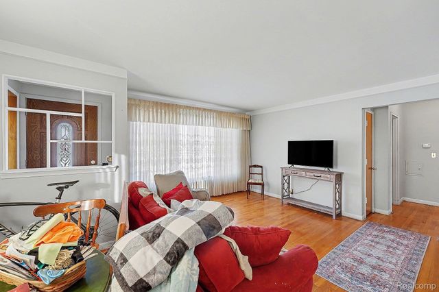 29801 Lonnie Drive, Westland, MI 48185