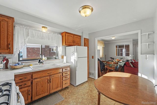 29801 Lonnie Drive, Westland, MI 48185