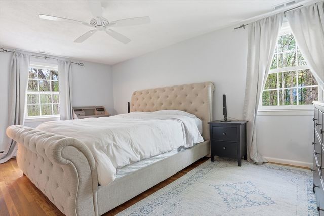 15 Harvard Dr, Bedford, MA 01730