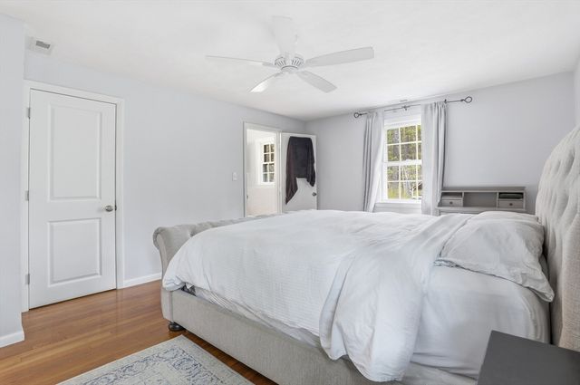 15 Harvard Dr, Bedford, MA 01730