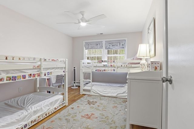 15 Harvard Dr, Bedford, MA 01730