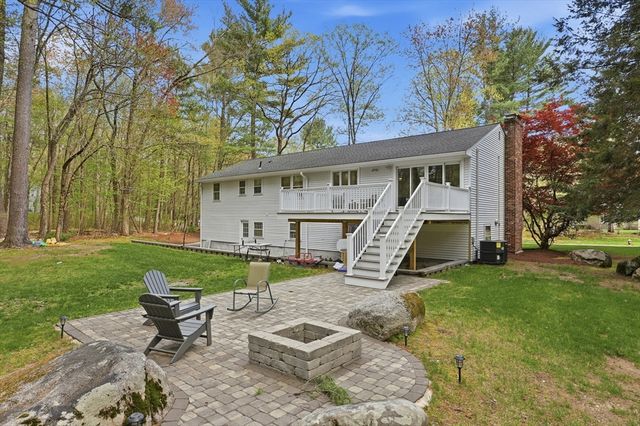 15 Harvard Dr, Bedford, MA 01730