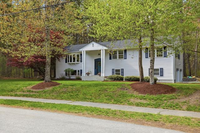 15 Harvard Dr, Bedford, MA 01730