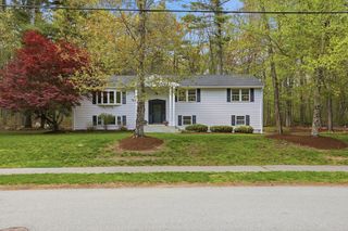 15 Harvard Dr, Bedford, MA 01730