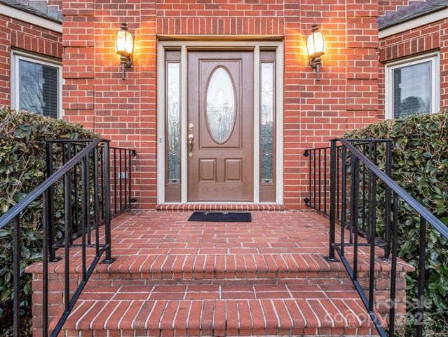 907 Weymouth Drive, Gastonia, NC 28056