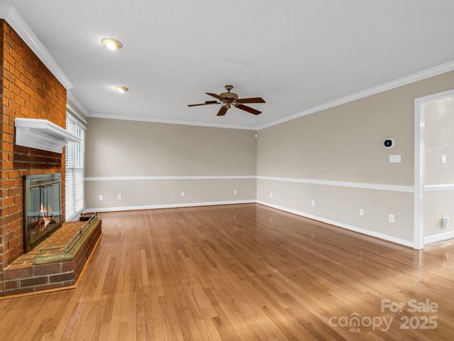 907 Weymouth Drive, Gastonia, NC 28056