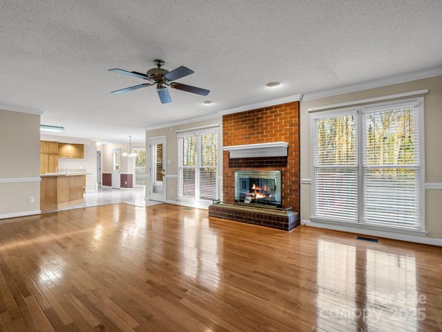 907 Weymouth Drive, Gastonia, NC 28056