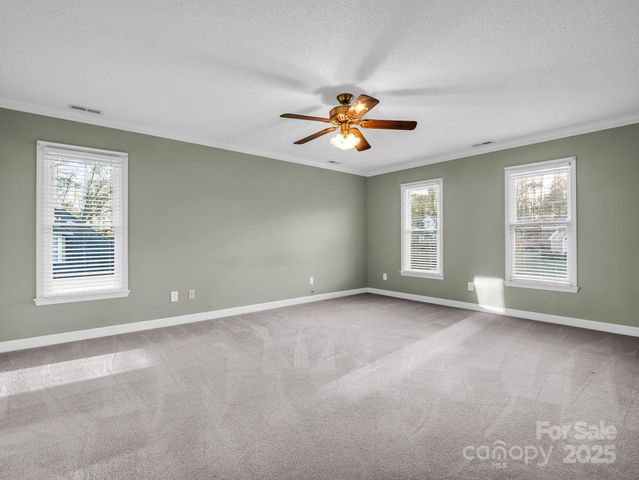 907 Weymouth Drive, Gastonia, NC 28056