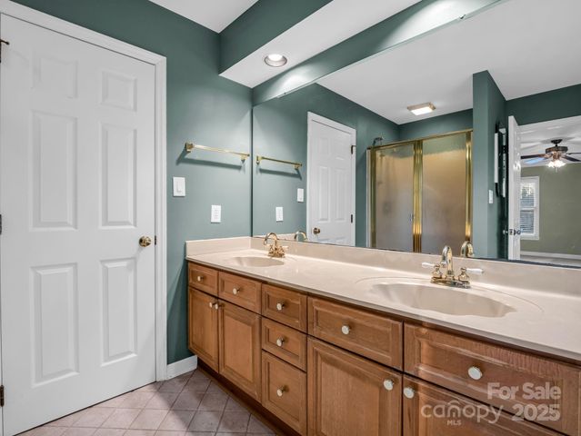 907 Weymouth Drive, Gastonia, NC 28056