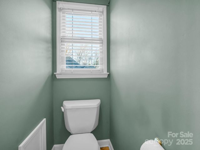 907 Weymouth Drive, Gastonia, NC 28056