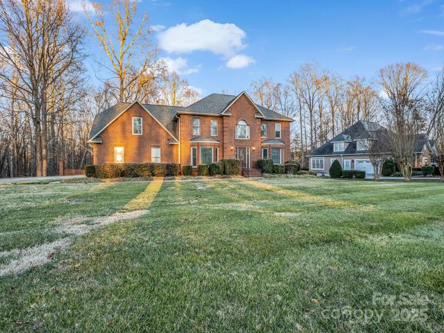 907 Weymouth Drive, Gastonia, NC 28056