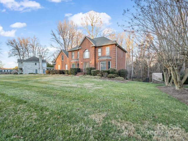 907 Weymouth Drive, Gastonia, NC 28056