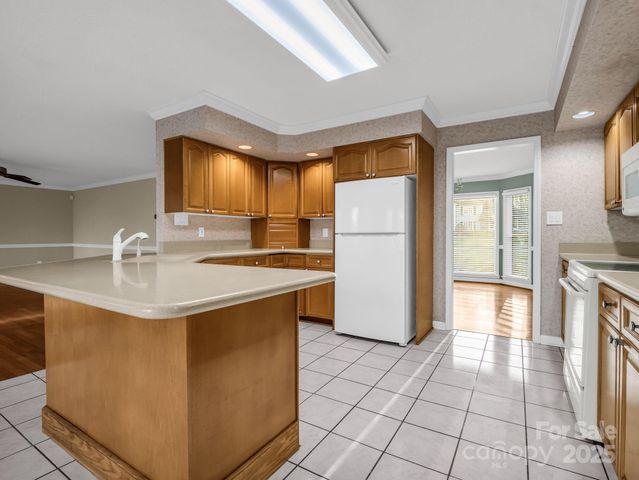 907 Weymouth Drive, Gastonia, NC 28056