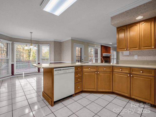 907 Weymouth Drive, Gastonia, NC 28056