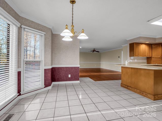 907 Weymouth Drive, Gastonia, NC 28056