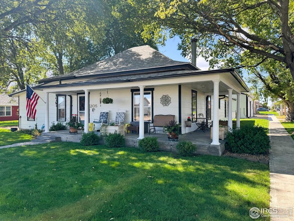 205 S Logan Ave, Haxtun, CO 80731