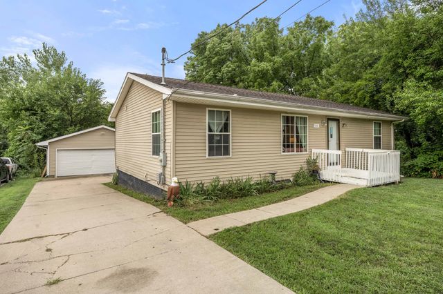 1545 E Emma Avenue, Des Moines, IA 50320