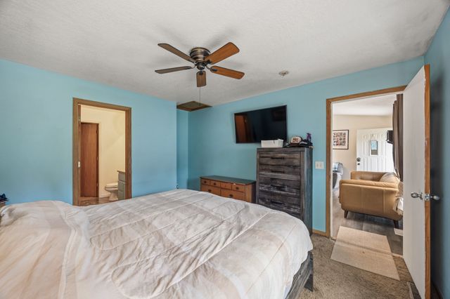 1545 E Emma Avenue, Des Moines, IA 50320