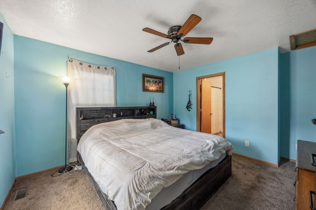 1545 E Emma Avenue, Des Moines, IA 50320