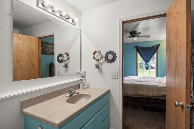 1545 E Emma Avenue, Des Moines, IA 50320
