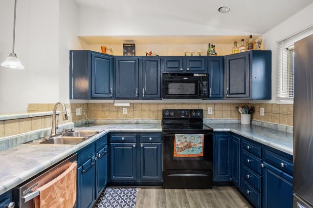 1545 E Emma Avenue, Des Moines, IA 50320