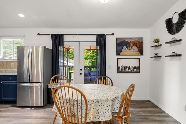 1545 E Emma Avenue, Des Moines, IA 50320