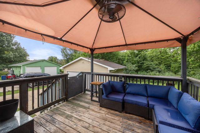1545 E Emma Avenue, Des Moines, IA 50320