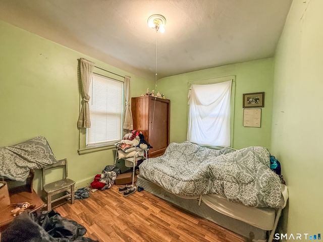 10 Edgewood Street, Bristol, CT 06010