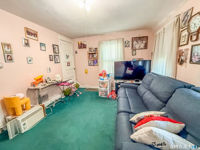 10 Edgewood Street, Bristol, CT 06010