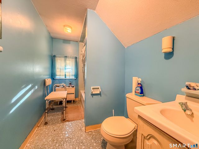 10 Edgewood Street, Bristol, CT 06010