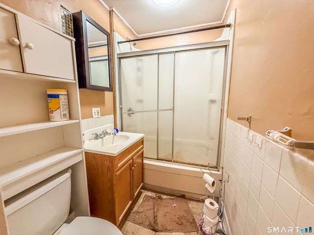 10 Edgewood Street, Bristol, CT 06010