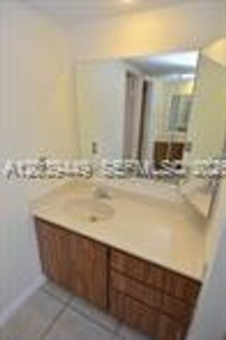 3630 Whitehall Drive 104, West Palm Beach, FL 33401