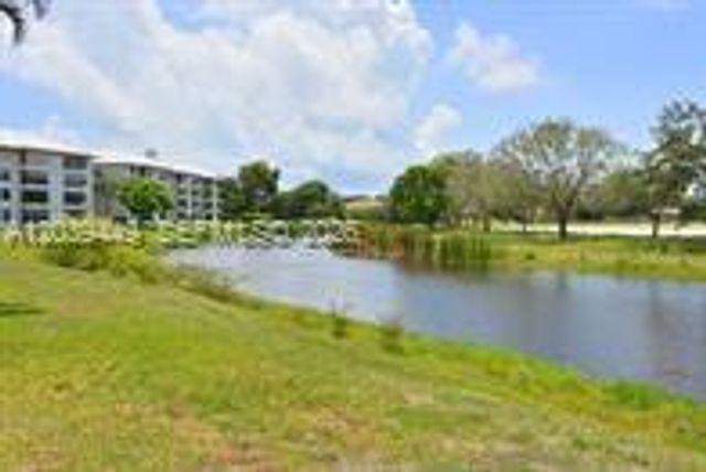 3630 Whitehall Drive 104, West Palm Beach, FL 33401