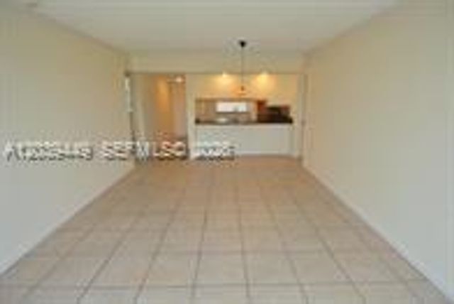 3630 Whitehall Drive 104, West Palm Beach, FL 33401