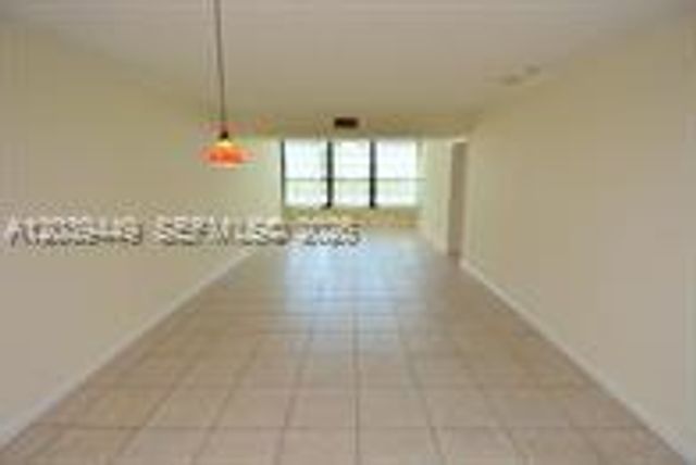 3630 Whitehall Drive 104, West Palm Beach, FL 33401