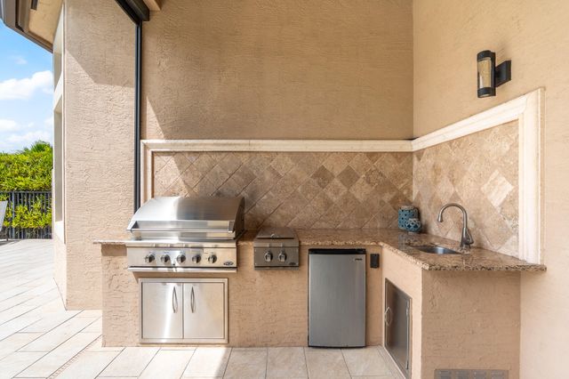 16611 Ambassador Bridge Road, Delray Beach, FL 33446