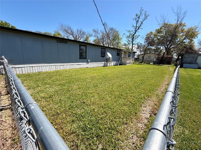 10026 Wilma Lane, Beach City, TX 77523